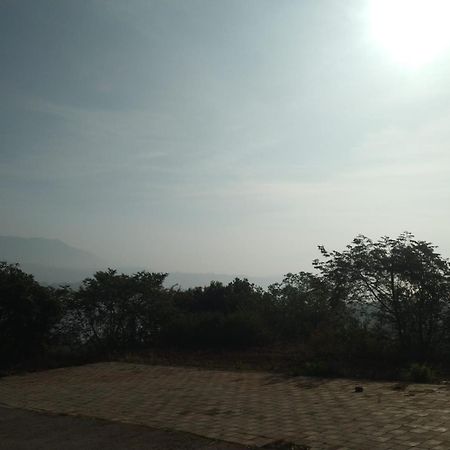 Mauli Hotel Lavasa Eksteriør bilde